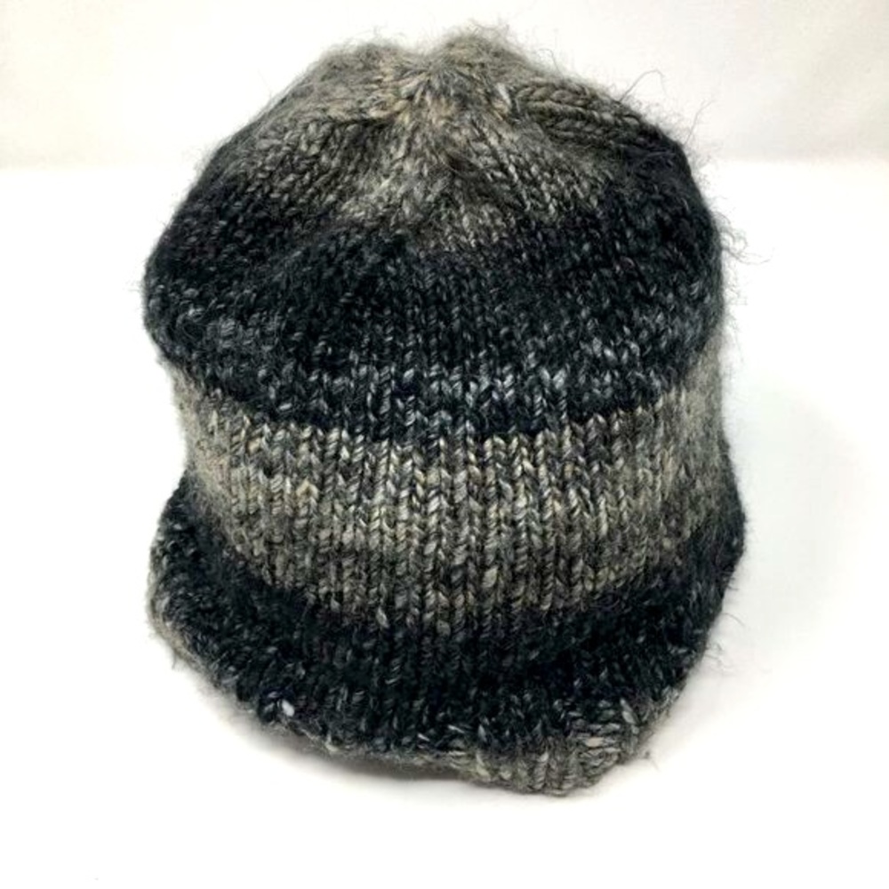 Handknitted Black Grey Ombre Unisex Hat Beanie and Scarf Set - Picture 9 of 16
